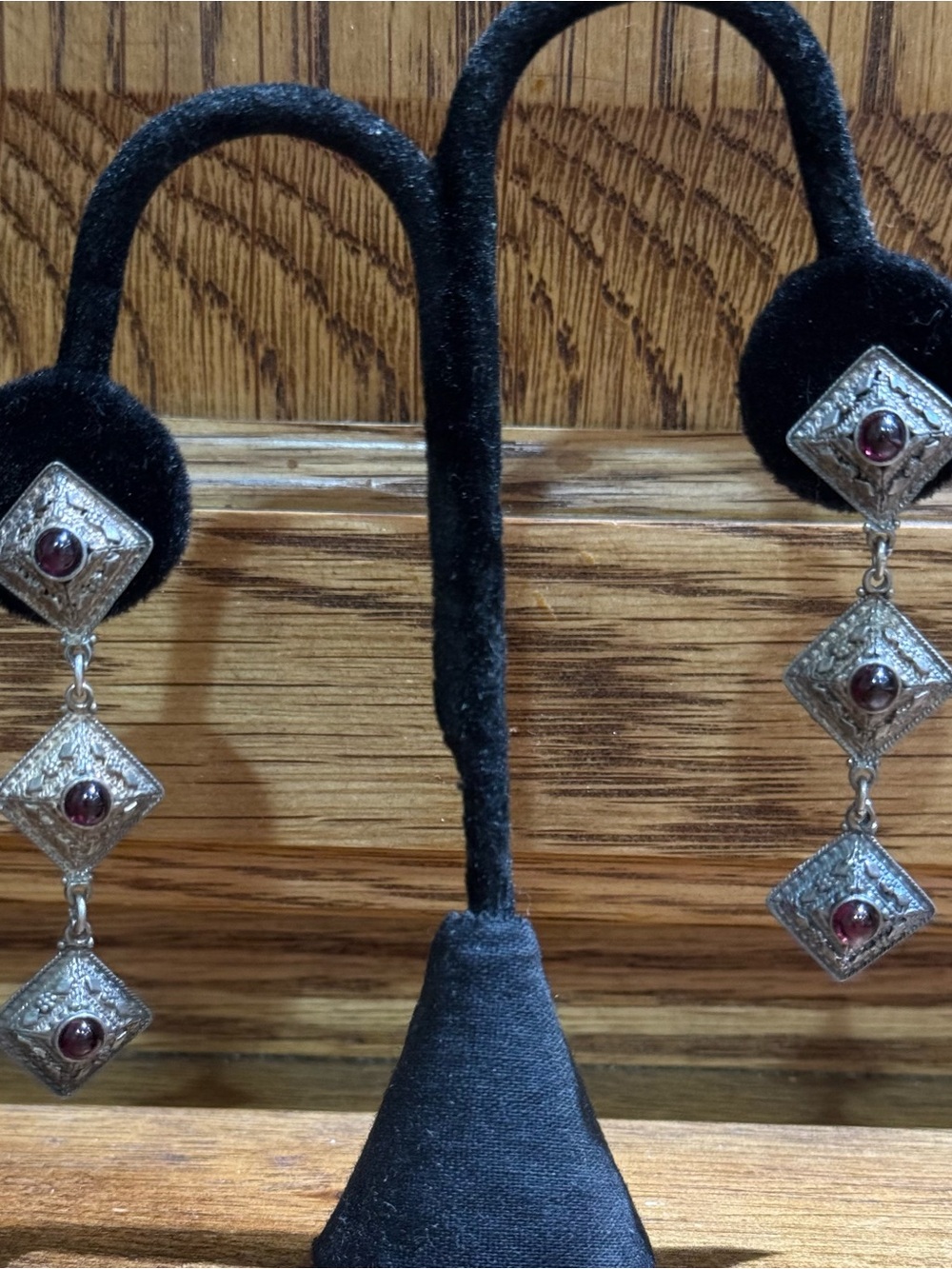 925 Sterling Silver Diamond-shaped Link Dangle Earrings with Red Cabochons